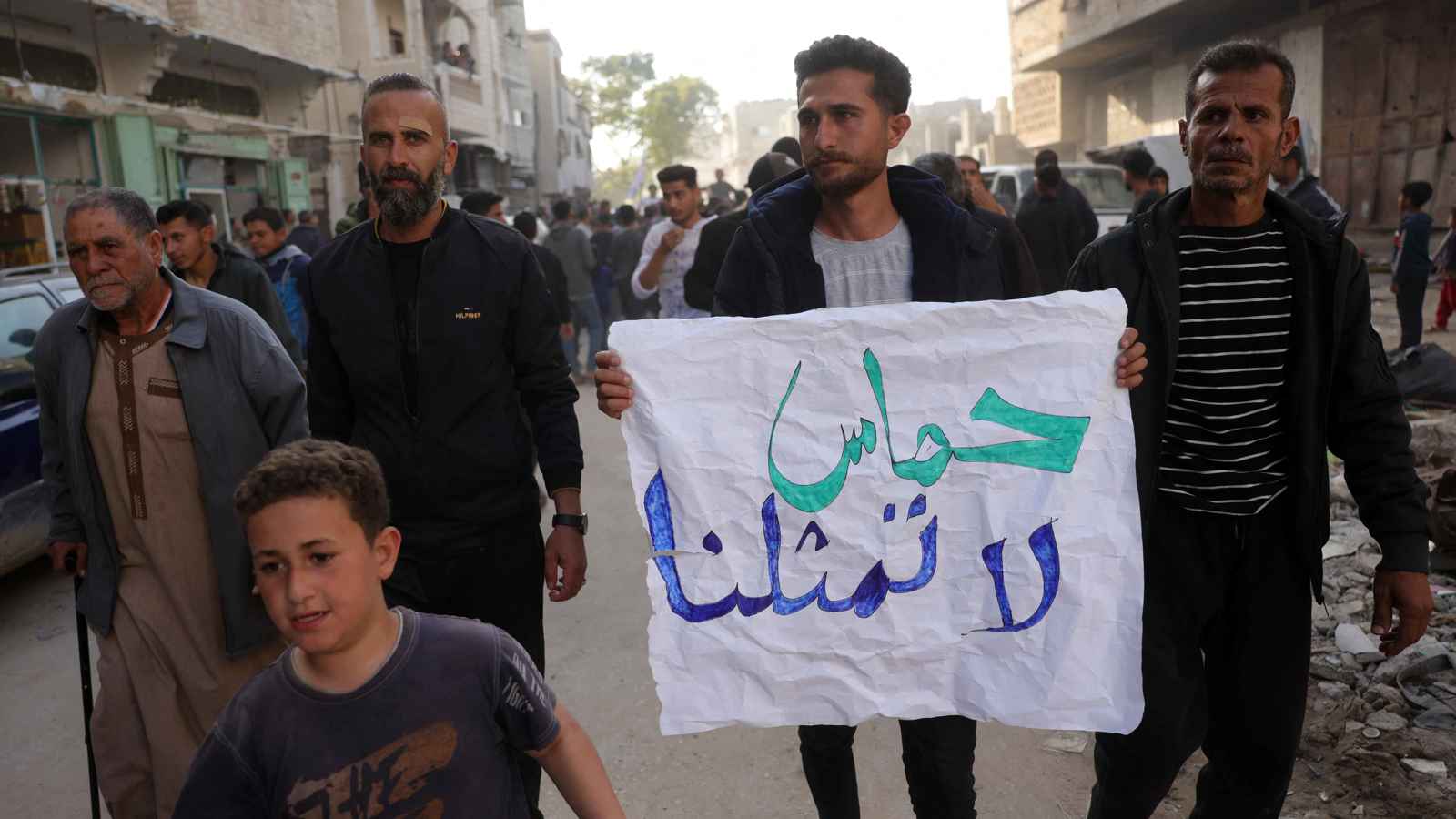 نيويورك تايمز: حماس تشدد قبضتها في غزة لمنع الاحتجاجات