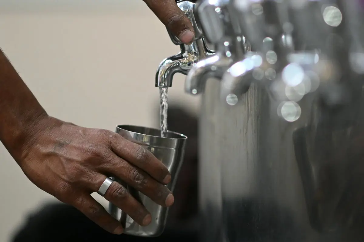 جهاز يحول رطوبة الغلاف الجوي إلى مياه صالحة للشرب