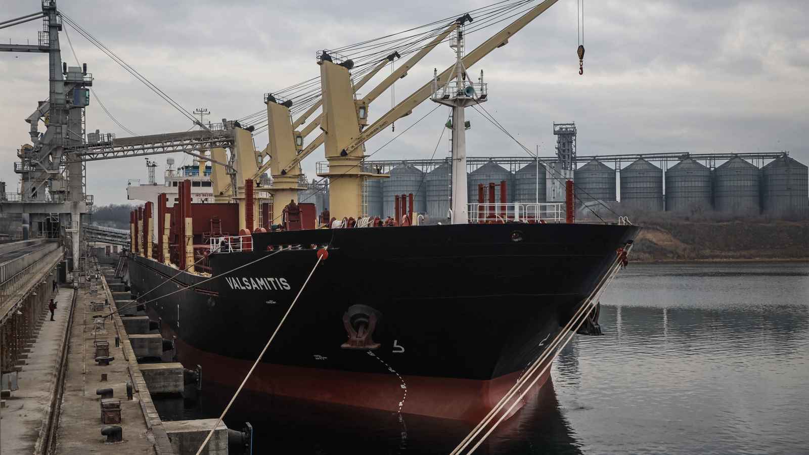 4 قتلى إثر هجوم روسي على سفينة حبوب أوكرانية