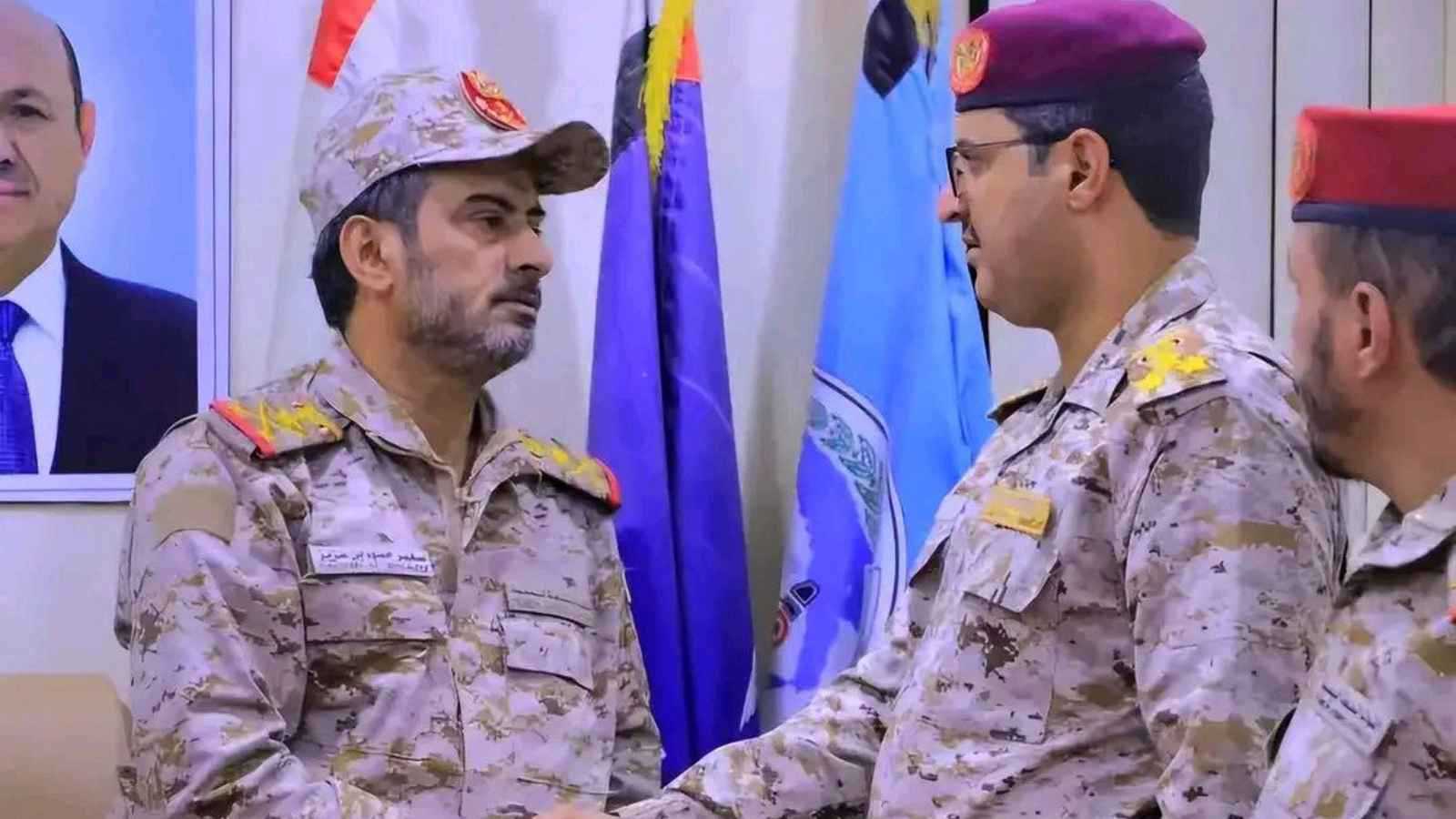 التحق بالقوات الحكومية.. انشقاق قائد لواء عن الحوثيين يثير جدلًا في اليمن