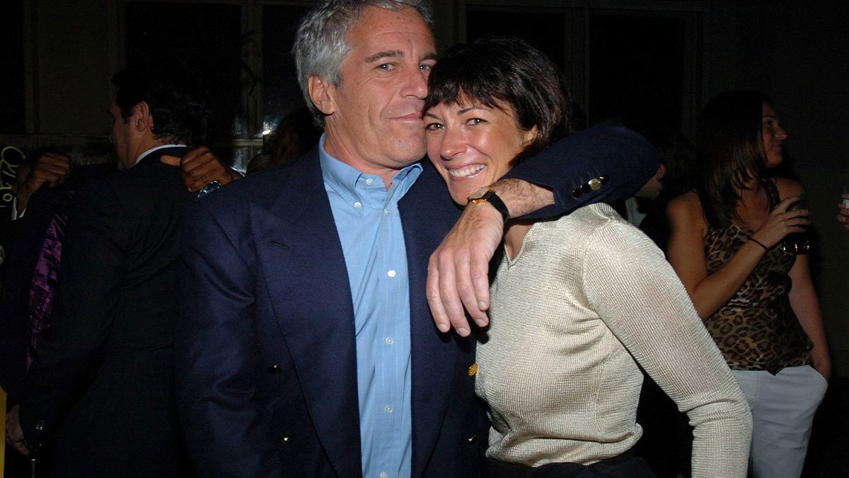 "غيسلين ماكسويل" تطالب بالإفراج عنها مقابل 5 ملايين دولار في قضية جيفري إبستاين