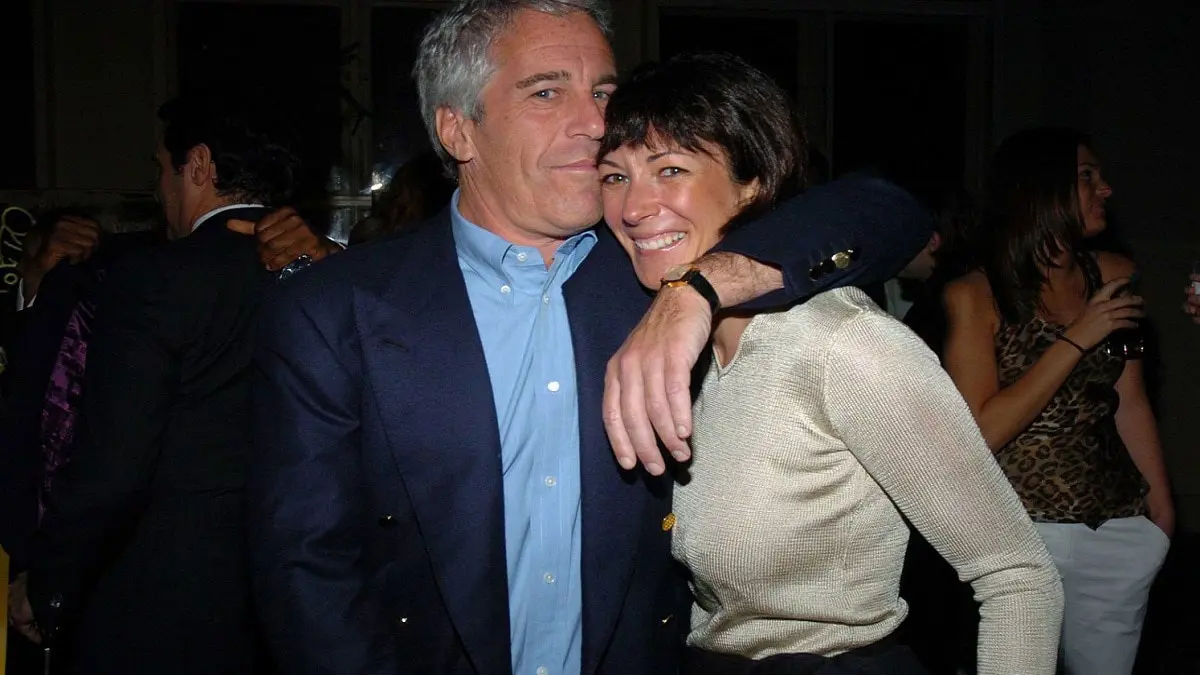 "غيسلين ماكسويل" تطالب بالإفراج عنها مقابل 5 ملايين دولار في قضية جيفري إبستاين