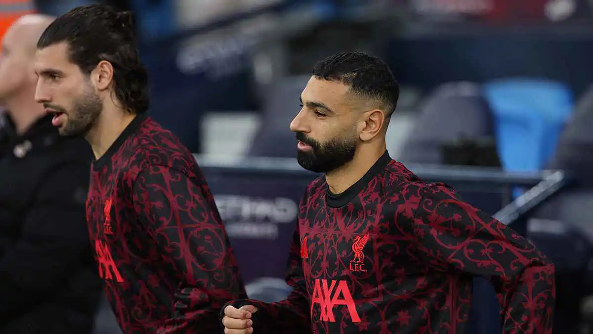 ليس سلوت.. من الشخص الذي اتخذ قرار إبعاد صلاح عن مباراة ليفربول وإنتر؟