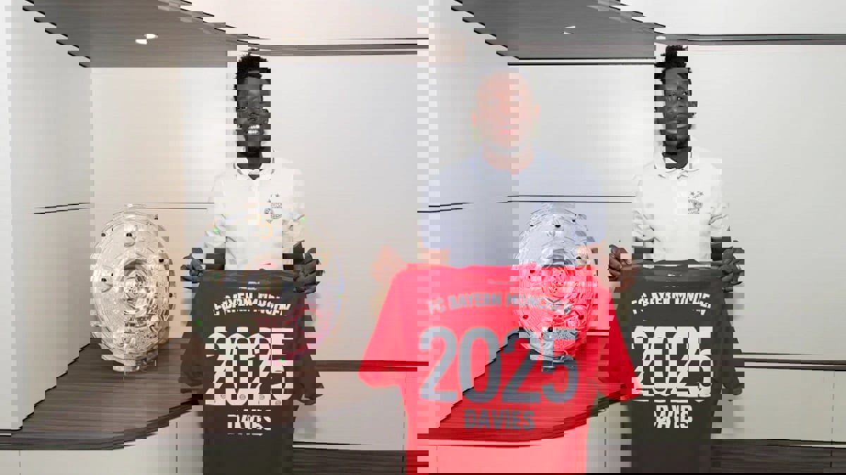 بايرن ميونخ يجدد عقد ألفونسو ديفيز