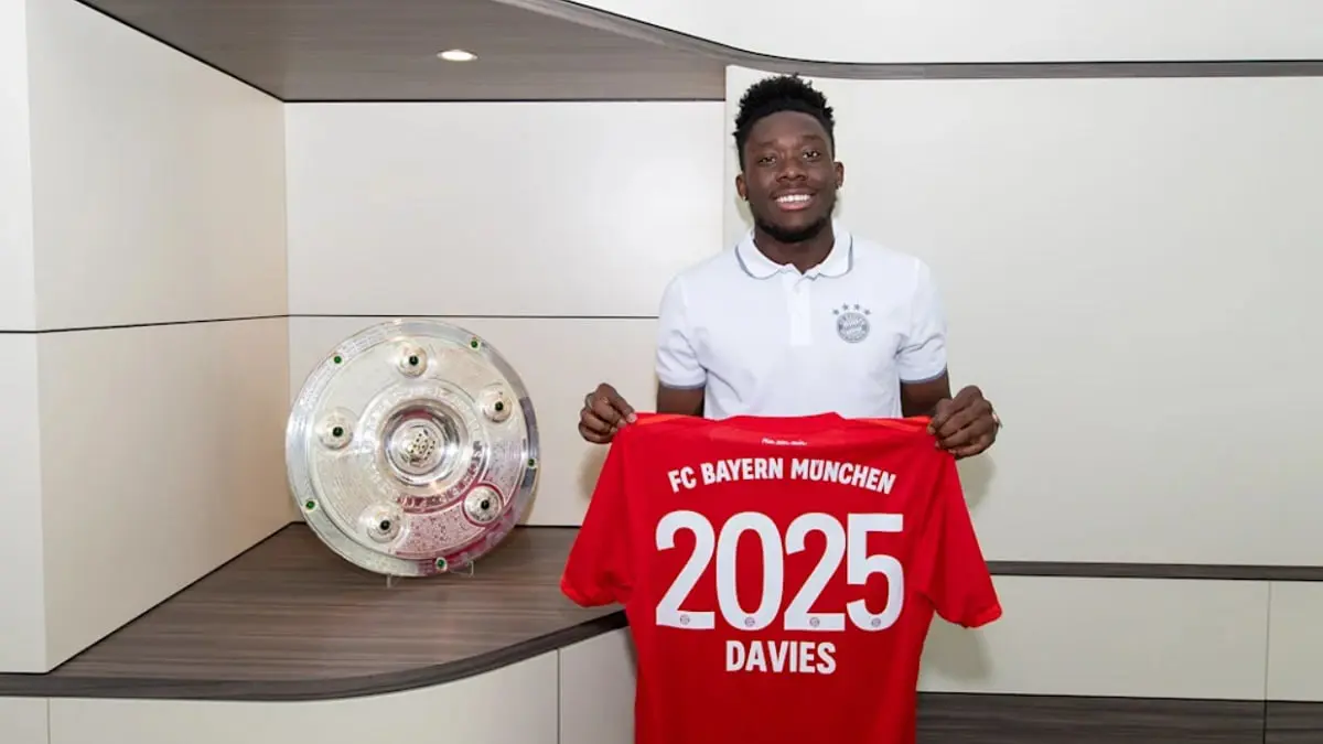 بايرن ميونخ يجدد عقد ألفونسو ديفيز