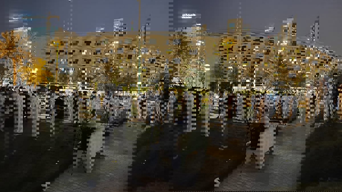 بمشاركة نواب.. عشرات الكويتيين يحتجون على حالة "الجمود السياسي"