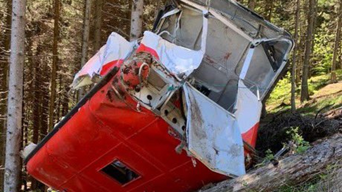 5 قتلى إسرائيليين بحادث تحطم مقصورة التلفريك في إيطاليا