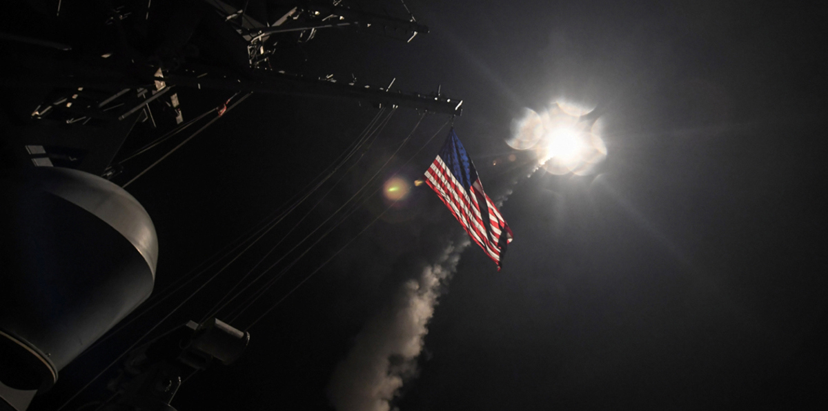 التحذيرات من ضربات جوية ضد سوريا ترفع النفط لأعلى مستوى له منذ 2014