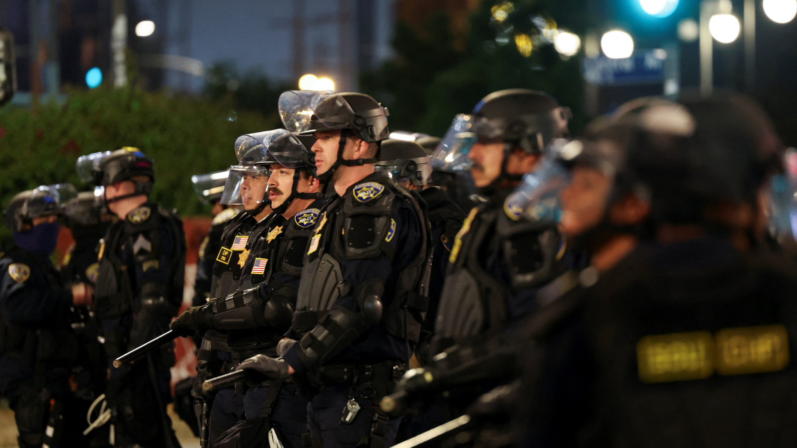 رئيسة بلدية لوس أنجلوس: سأطلب من ترامب وقف مداهمة المهاجرين