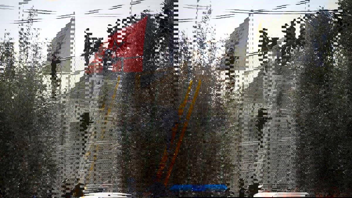 مأساة مليلية.. مشاهد صادمة وحصيلة القتلى في ارتفاع