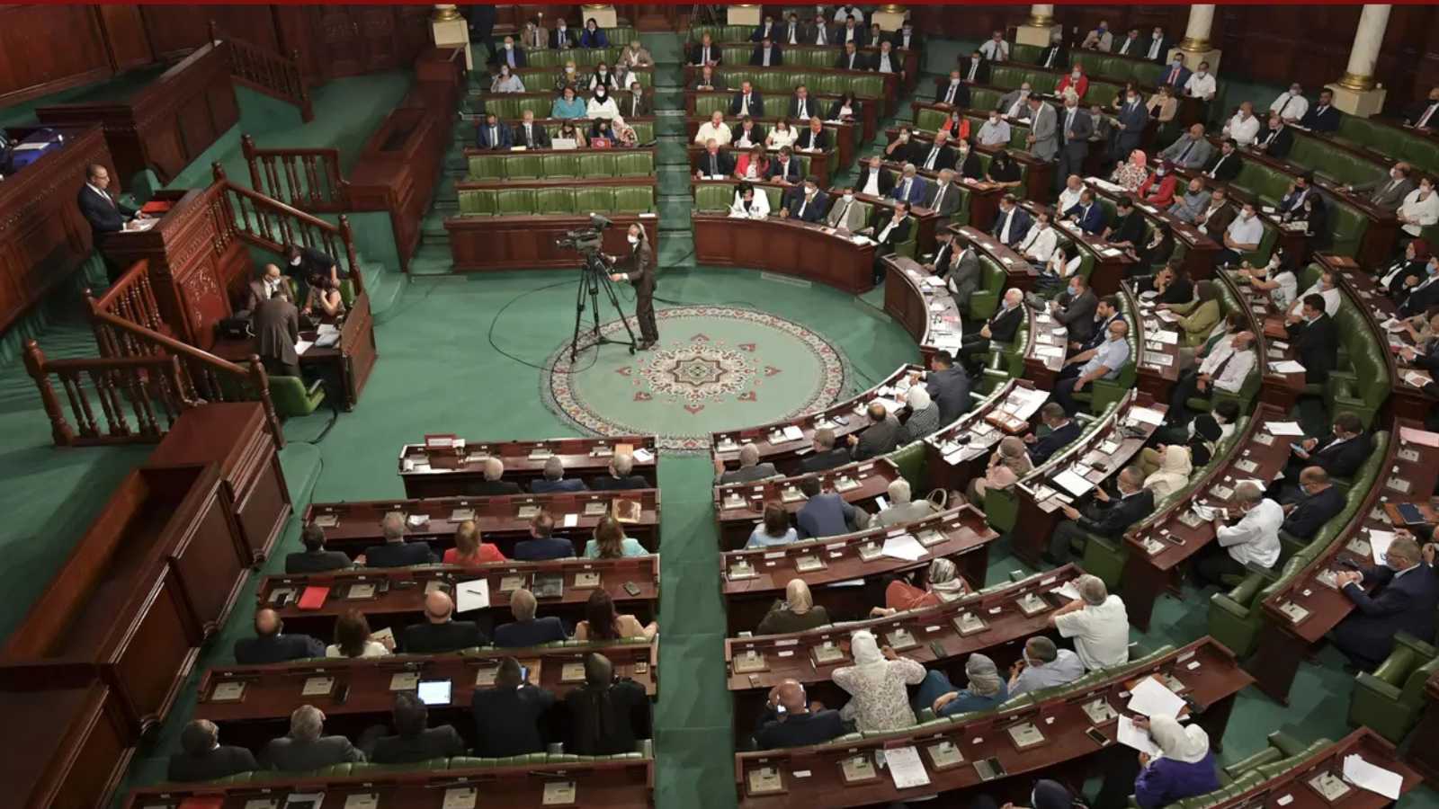 تونس.. تصويت البرلمان على "استيراد سيارة لكل عائلة" يثير جدلاً