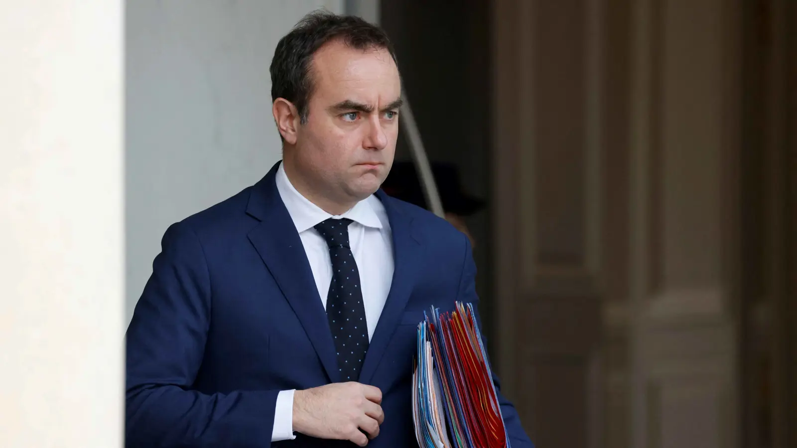 من فوائد الأصول الروسية.. مساعدات عسكرية فرنسية جديدة لأوكرانيا