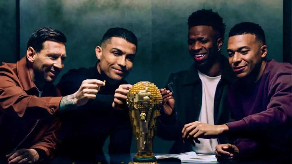 قبل كأس العالم.. إعلان ضخم يجمع كريستيانو رونالدو وميسي ومبابي وفينيسيوس (فيديو)