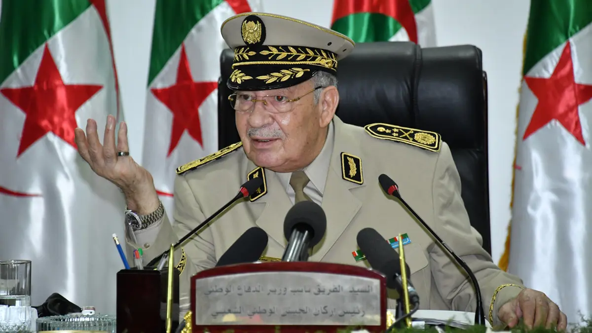 قائد الجيش الجزائري: أدرس كل الخيارات لحل "الأزمة"