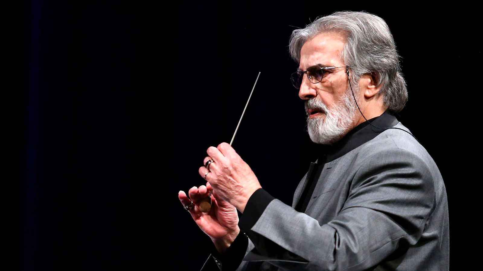 رحيل قائد الأوركسترا الإيراني البارز فريدون شهبازيان