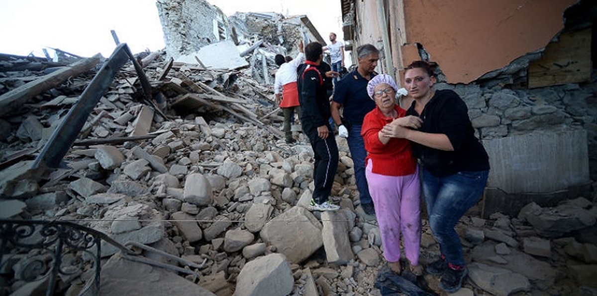 ارتفاع حصيلة ضحايا زلزال إيطاليا إلى ما لا يقل عن 120 قتيلا