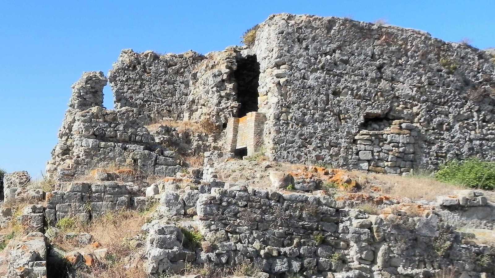 ليكسوس.. مدينة "التفاحات الذهبية" تبوح بأسرار المغرب (صور)