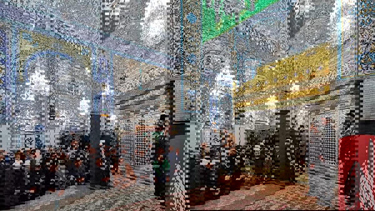 إيران تستأنف رحلات "السياحة الدينية" إلى سوريا