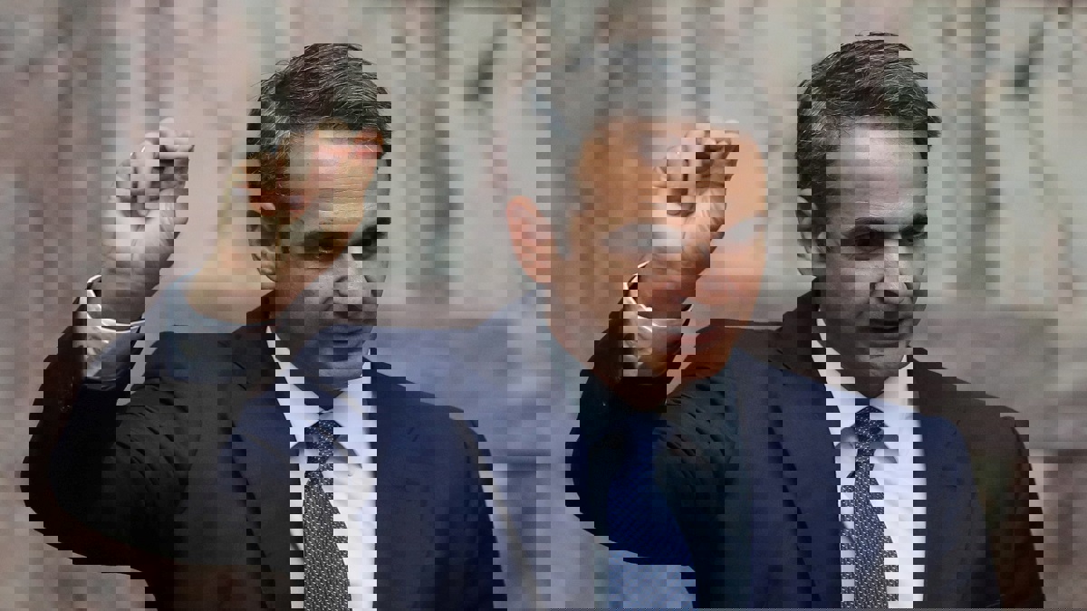 رئيس الوزراء اليوناني: الناقلة الإيرانية ليست في طريقها لليونان