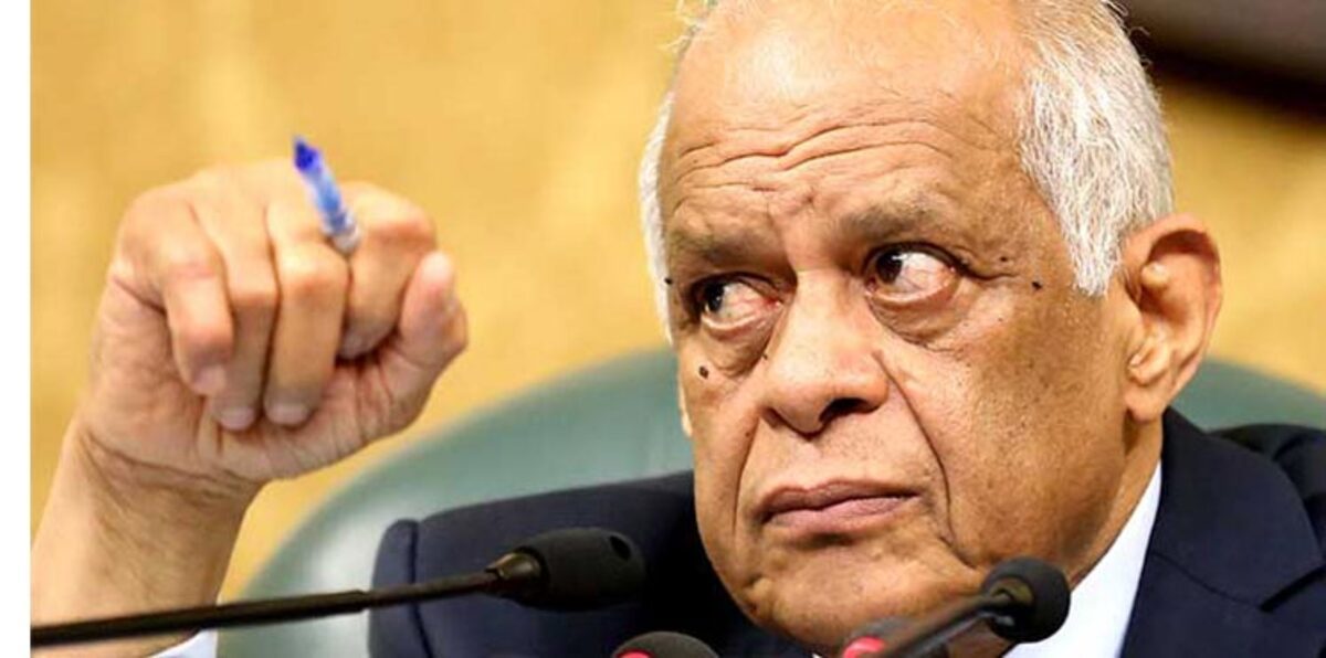 السادات يطالب عبد العال بالكشف عن وقائع فساد بالبرلمان المصري  