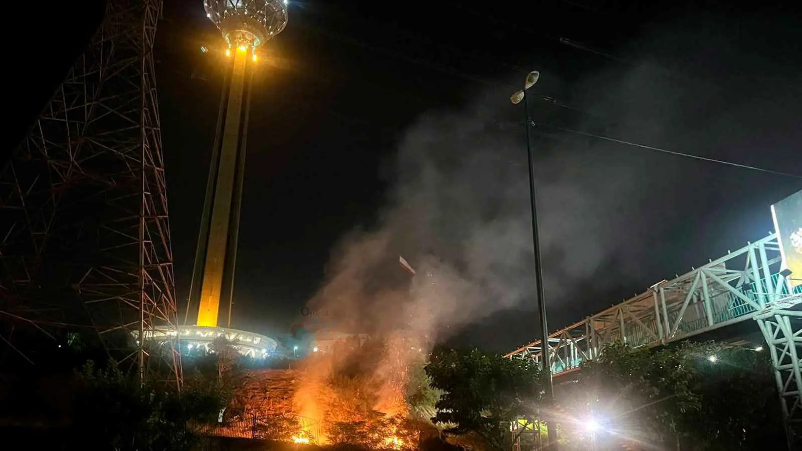 موجة انفجارات تهز جنوب طهران والأهواز