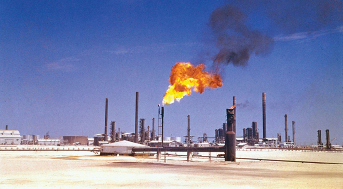 السعودية ترفع إنتاج النفط إلى مستوى قياسي في يونيو