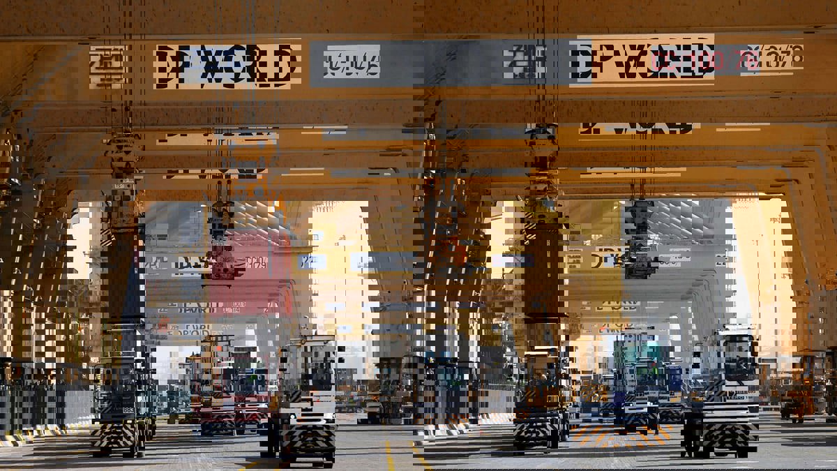 "موانئ دبي" تعيّن بنوكا لبيع حصة في منطقة جبل علي الحرة