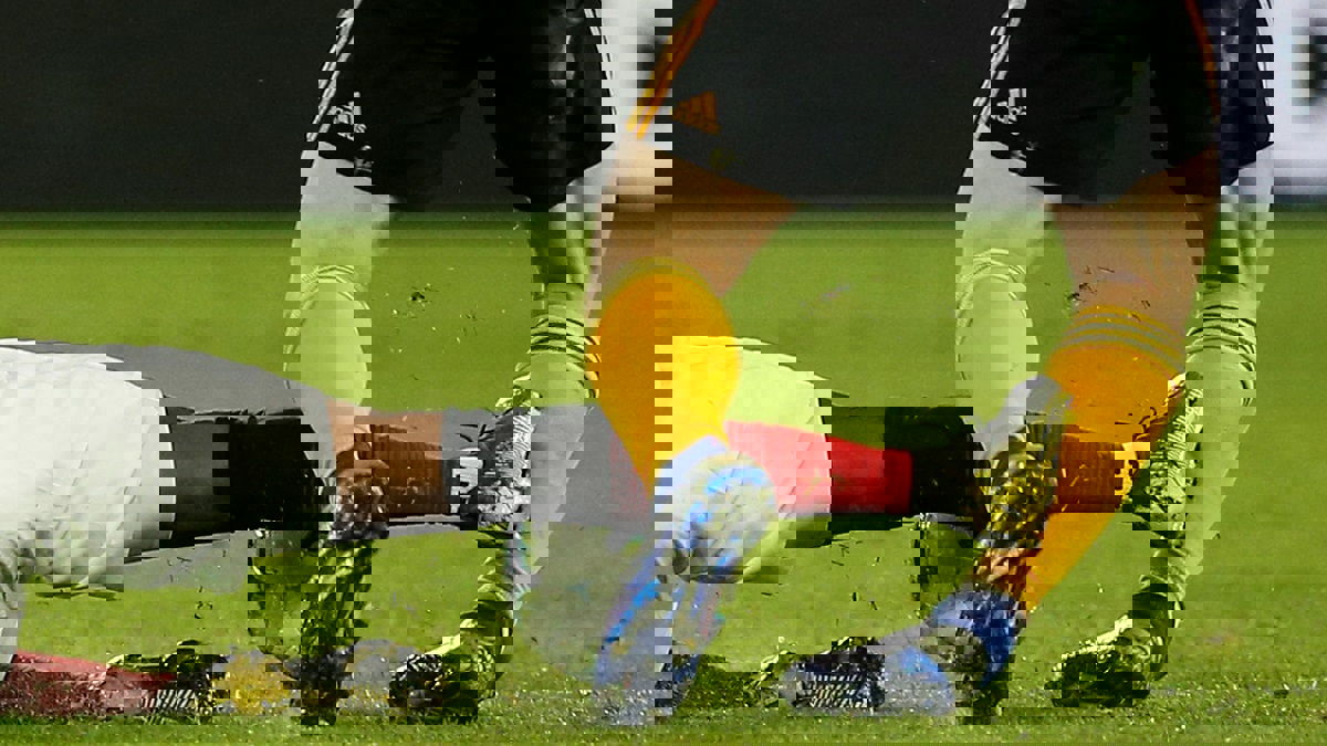 مواعيد أبرز مباريات اليوم والقنوات الناقلة