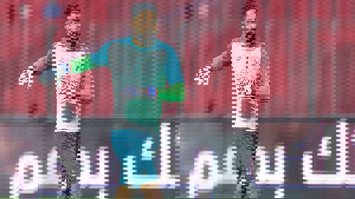 صحيفة: الأهلي السعودي يجدد عقد حارسه ياسر المسيليم ثلاثة مواسم