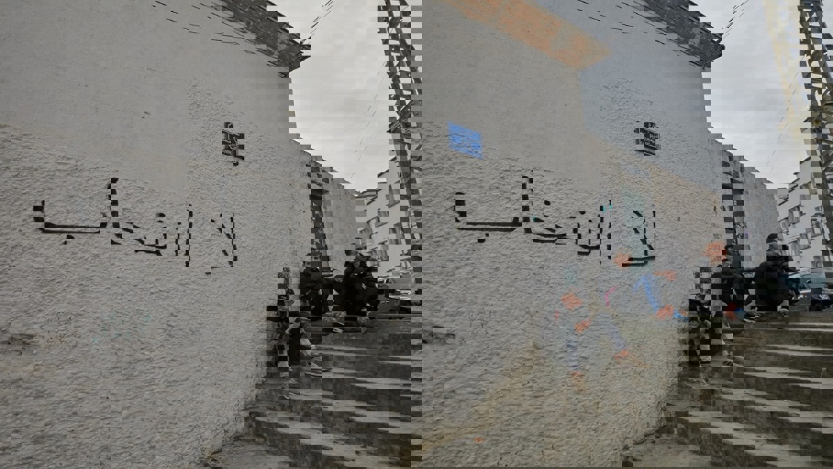 حملة انتخابات الرئاسة في الجزائر.. لافتات دعاية بيضاء ورفض شعبي واسع (صور)