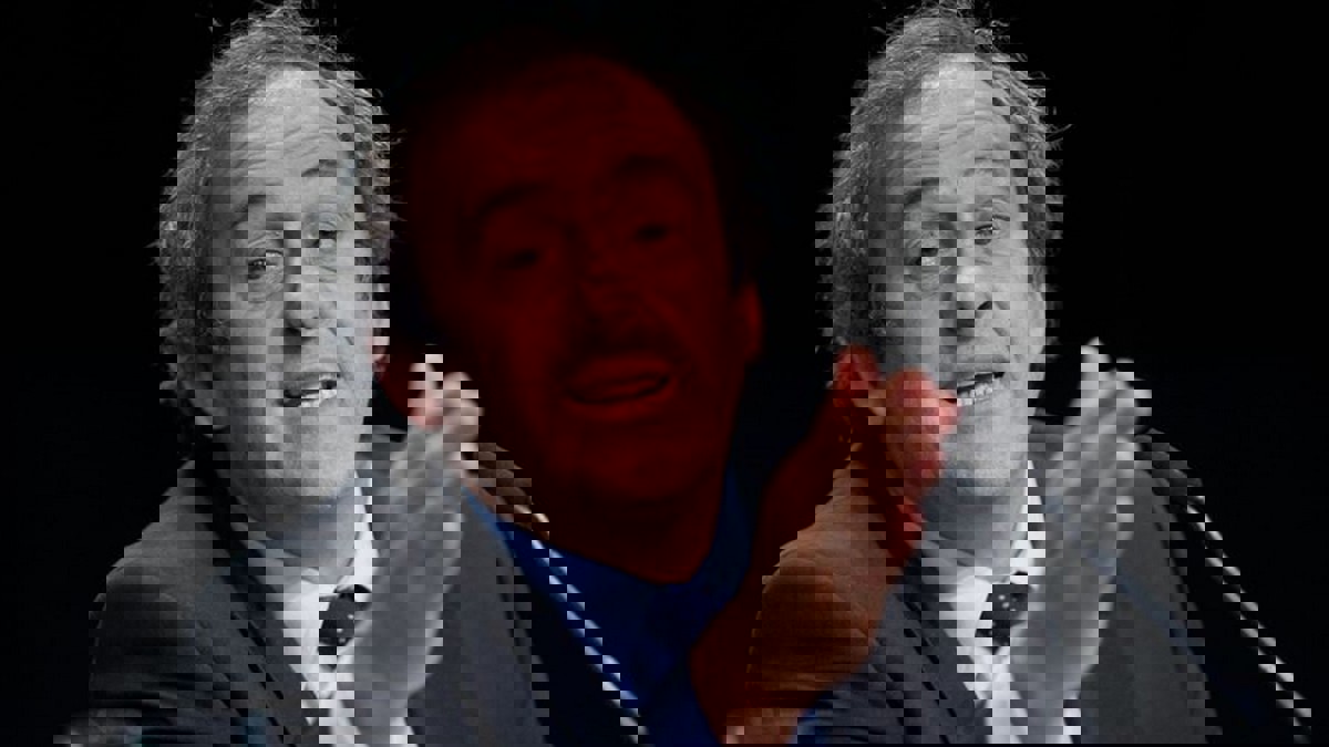 حقيقة عرض اتحاد لاعبي كرة القدم المحترفين دورا على ميشيل بلاتيني