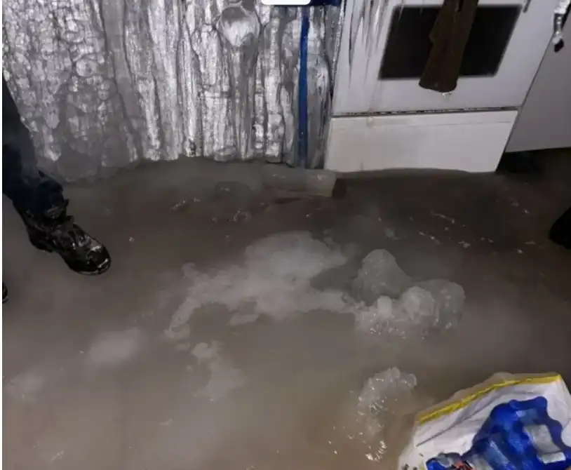 الجليد في الشقة
