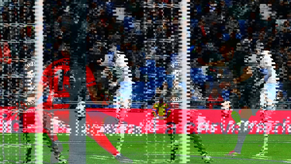 هدف مباراة ريال مدريد ورايو فاليكانو.. بنزيما يتقدم للملكي (فيديو)