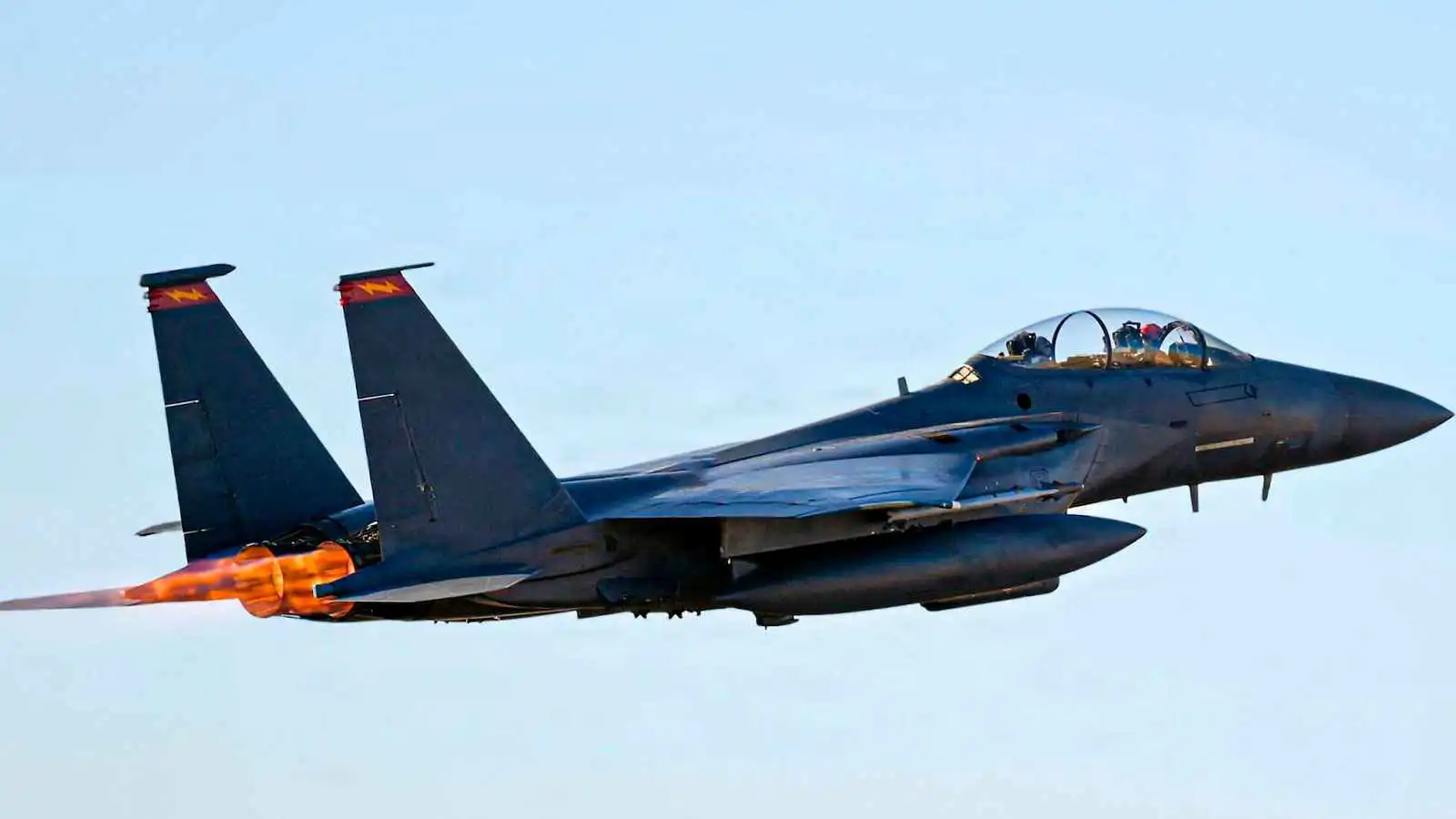 التصعيد أو تسوية تحت الضغط.. مصير الطيار "المفقود" يحدد مسار حرب إيران