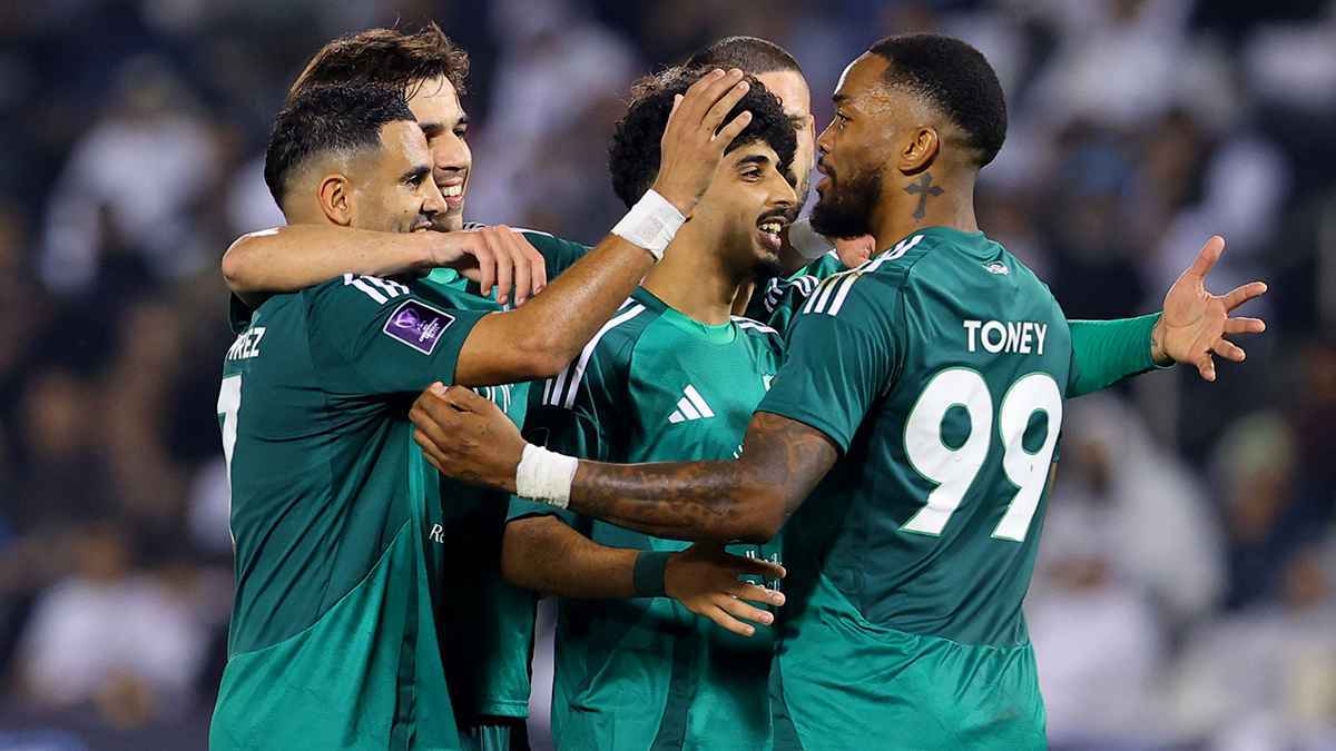 تقييمه خاطئ.. نجم الأهلي السعودي يحرج برونو فيرناندز