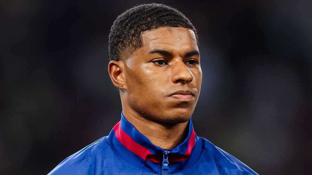 مستقبله أصبح غامضا.. برشلونة يصدم راشفورد 