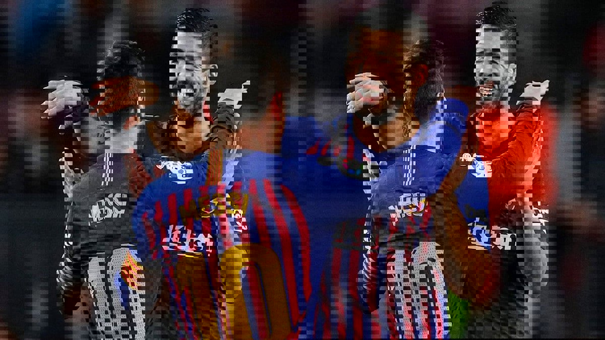 ميسي يودع سواريز: لم تكن تستحق الطرد من برشلونة