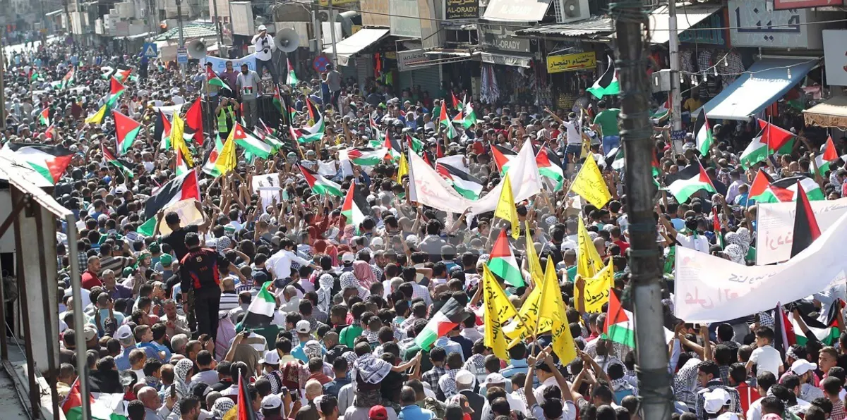 مظاهرات غاضبة تعم المدن الأردنية للتنديد بقرار ترامب بشأن القدس (صور)