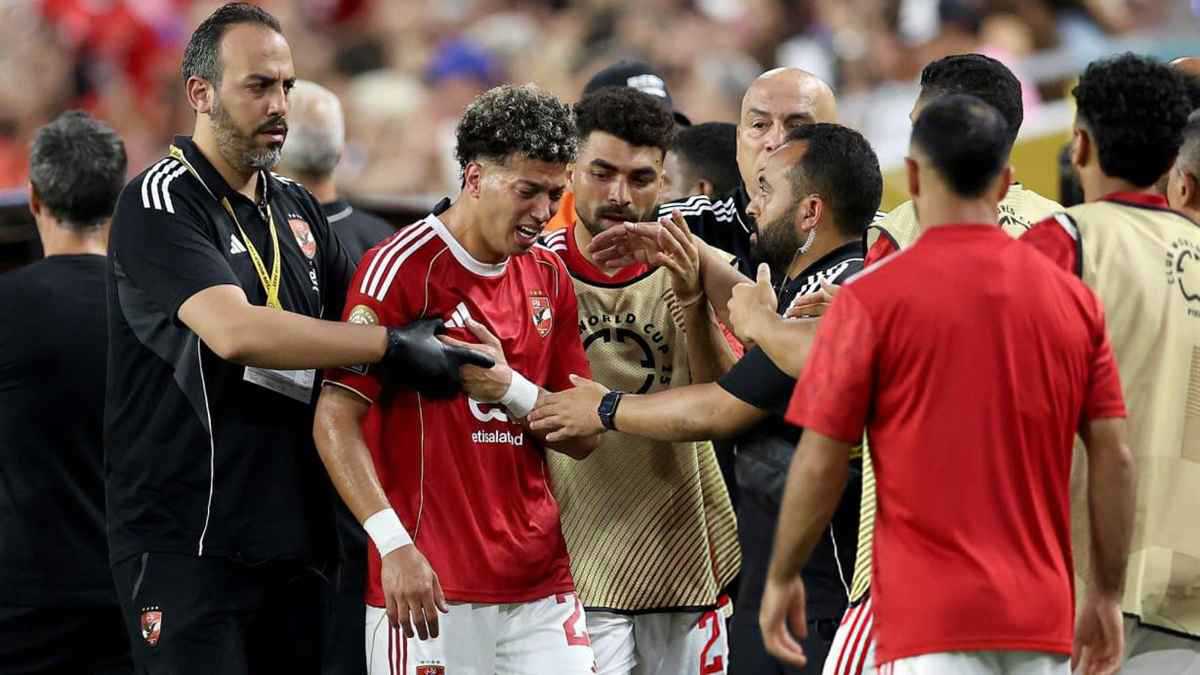 لن نجلس مع وكيلك.. الأهلي المصري يشعل صداما مع إمام عاشور