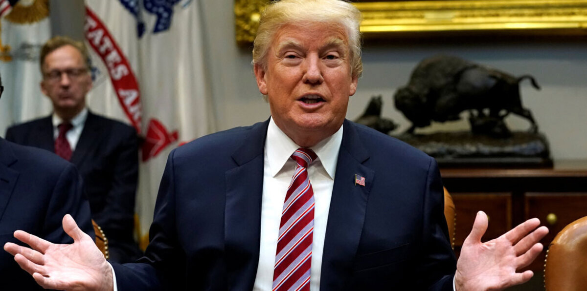 "ترامب في 100 تغريدة".. كتاب جديد يسخر من مواقف الرئيس الأمريكي