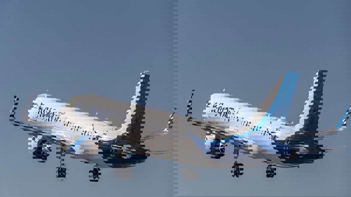 ولادة مفاجئة على طائرة كويتية تثير تفاعلا واسعا