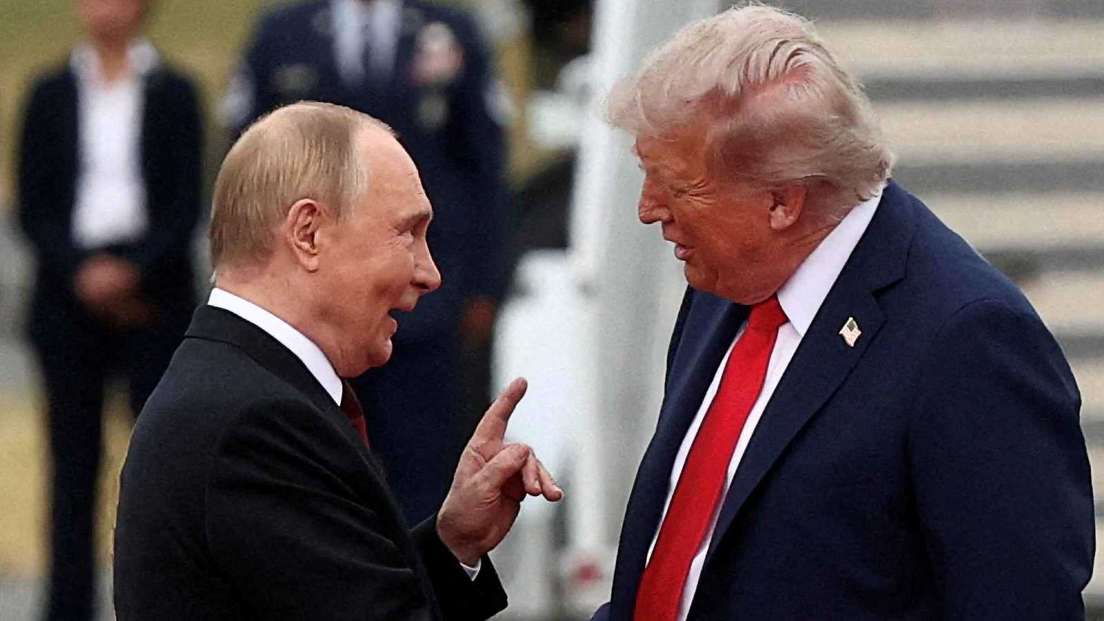 "اللقاء الصعب".. هل ينجح ترامب في جمع بوتين وزيلينسكي؟