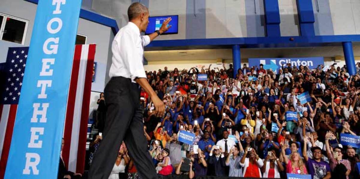 أوباما يجمع التبرعات لكلينتون ويهاجم الجمهوريين