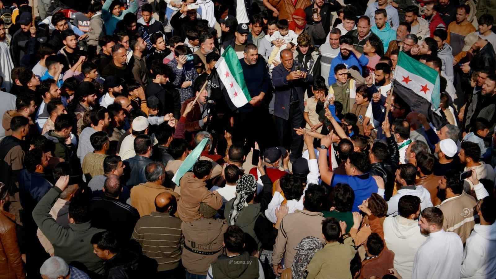 السوريون يحيون الذكرى الأولى لانطلاق معركة إسقاط الأسد (فيديو وصور)