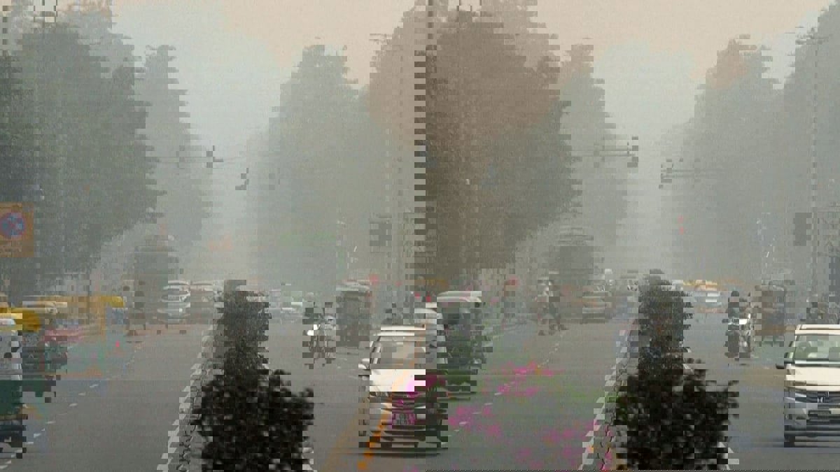 ضباب كثيف ملوّث يلف نيودلهي غداة عيد الأنوار الهندوسي