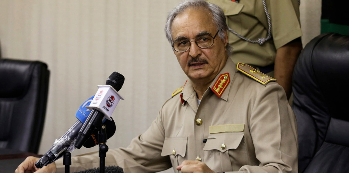 حفتر يجتمع بقائدين عسكريين لبحث الأوضاع الميدانية في ورشفانة الليبية