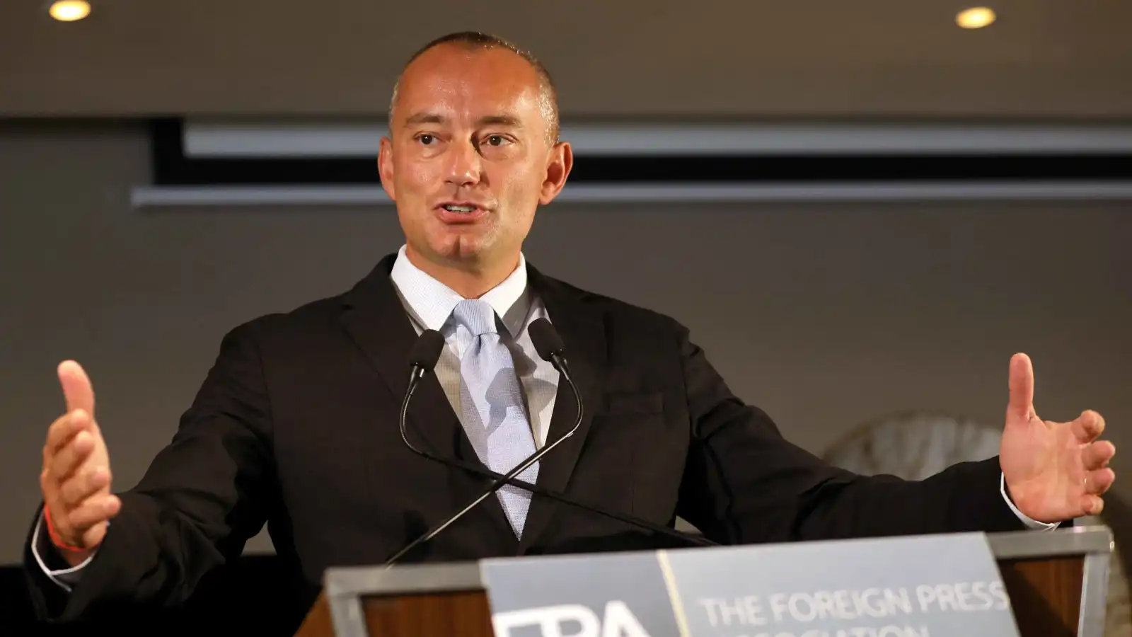 مبعوث أممي سابق.. الكشف عن أول مرشح لـ"مجلس السلام" بغزة