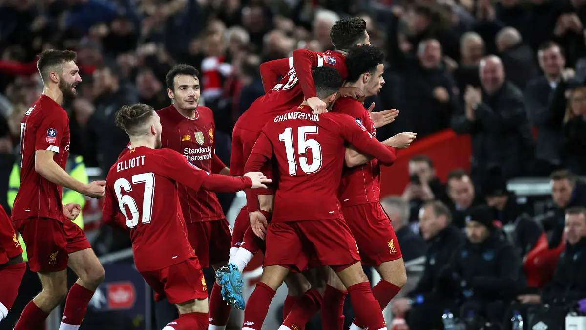 مباراة ليفربول ومانشستر يونايتد.. هل يصبح الريدز أسرع ناد يتوج بلقب الدوري الإنجليزي؟