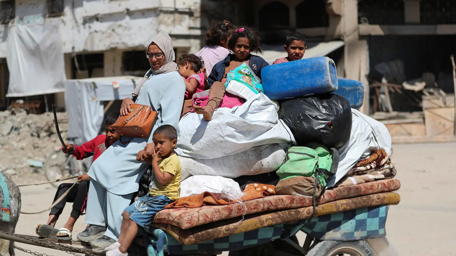 "حكومة غزة" تعلن دخول أولى مراحل المجاعة رسمياً