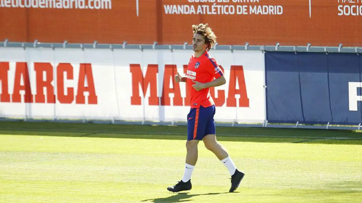 رسميًا.. غريزمان يعلن رحيله عن أتلتيكو مدريد (فيديو)